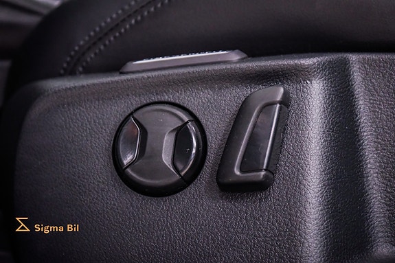 Volkswagen Passat 21 of 30