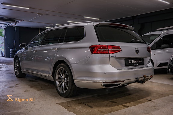 Volkswagen Passat 8 of 30