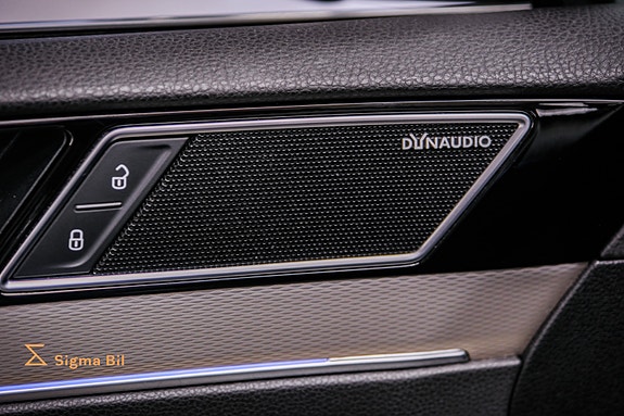 Volkswagen Passat 24 of 30