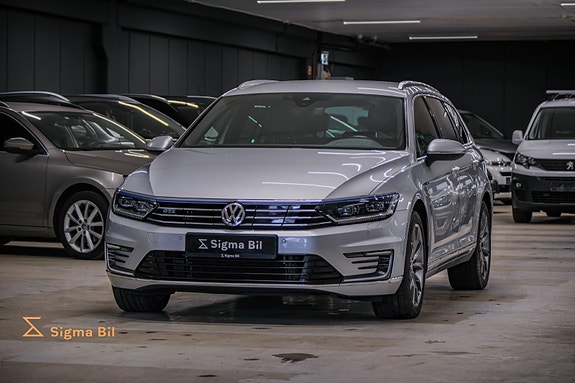 Volkswagen Passat 3 of 30