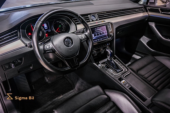 Volkswagen Passat 19 of 30