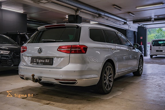 Volkswagen Passat 13 of 30