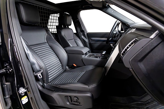 Land Rover Discovery 23 of 30