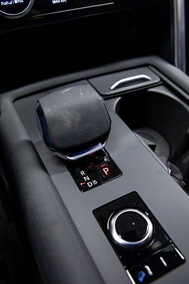 Land Rover Discovery 25 of 30