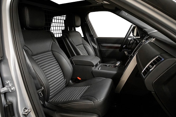Land Rover Discovery 21 of 30