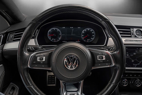 Volkswagen Passat 22 of 28