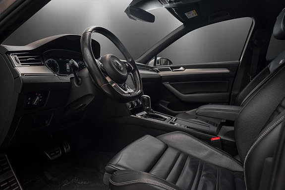 Volkswagen Passat 15 of 28
