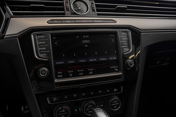 Volkswagen Passat 28 of 28