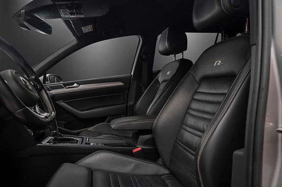 Volkswagen Passat 16 of 28