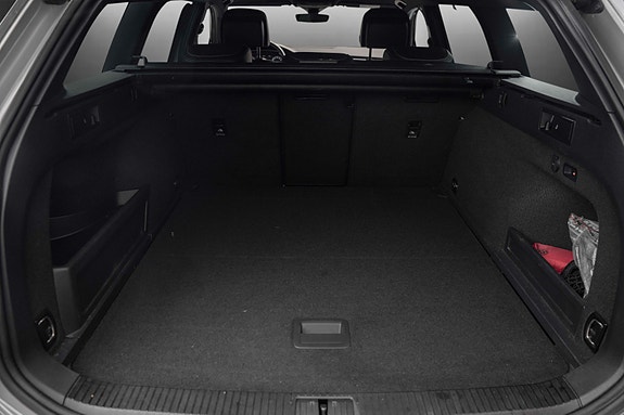 Volkswagen Passat 11 of 28