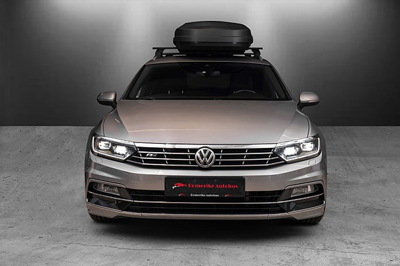 Volkswagen Passat 4 of 28