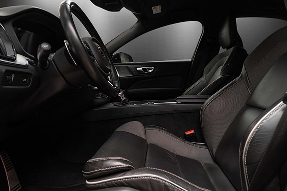 Volvo S60 16 of 30