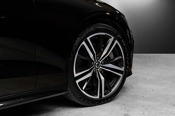 Volvo S60 9 of 30