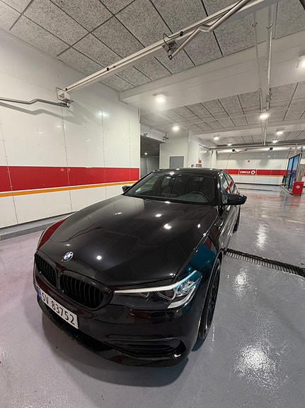 BMW 530e 10 of 14