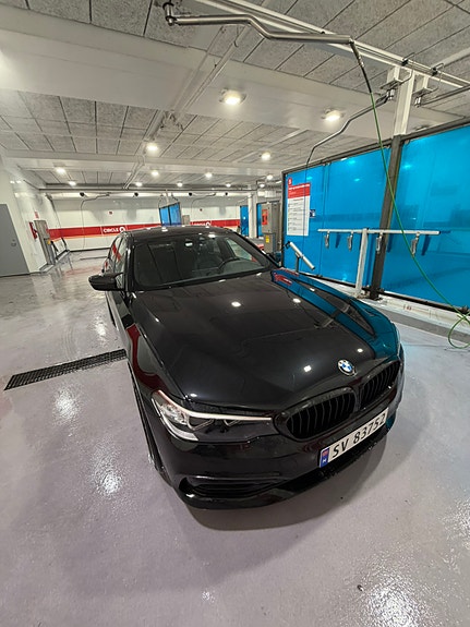 BMW 530e 13 of 14
