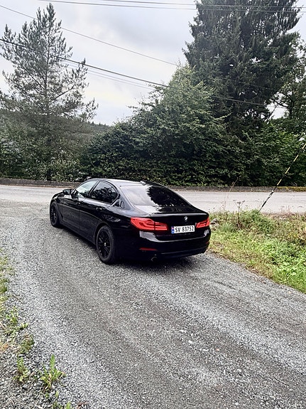 BMW 530e 2 of 14