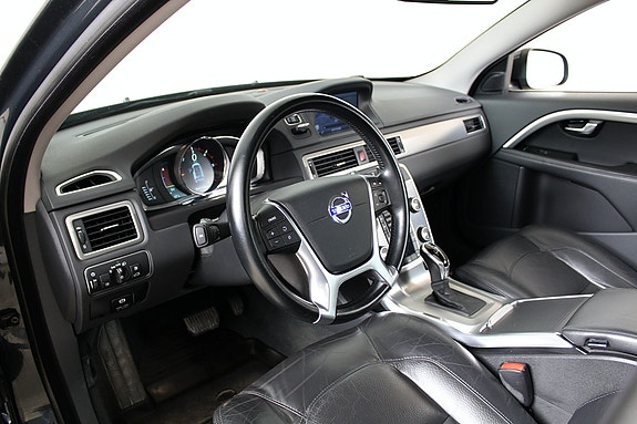 Volvo V70 12 of 30