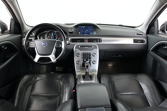Volvo V70 13 of 30