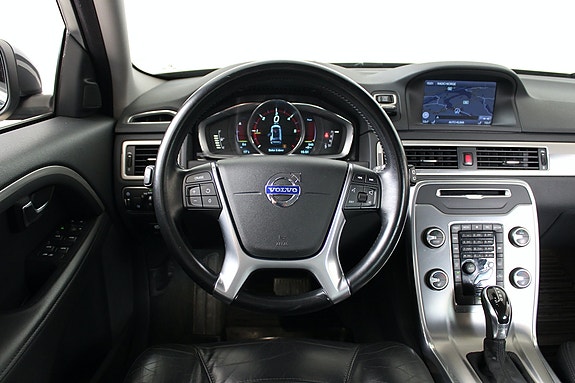 Volvo V70 14 of 30