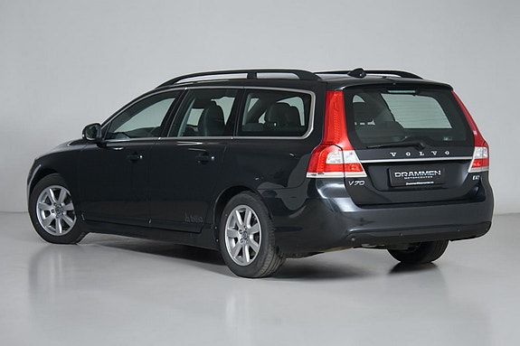 Volvo V70 2 of 30