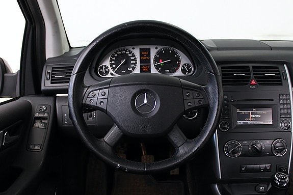 Mercedes-Benz B150 16 of 28