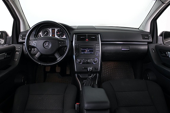 Mercedes-Benz B150 15 of 28