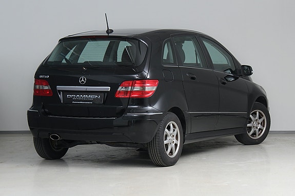 Mercedes-Benz B150 2 of 28
