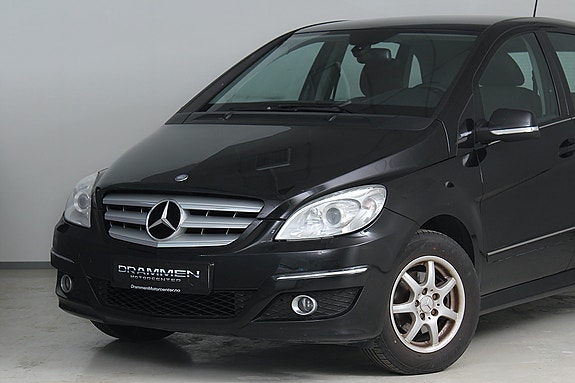 Mercedes-Benz B150 3 of 28