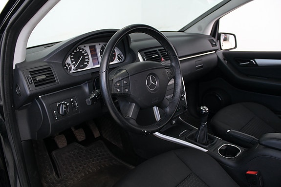 Mercedes-Benz B150 14 of 28