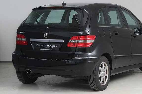 Mercedes-Benz B150 4 of 28