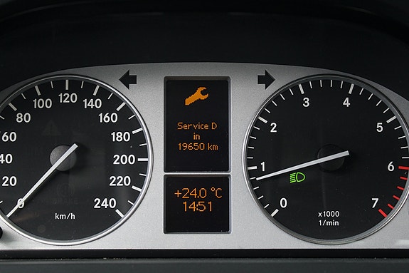 Mercedes-Benz B150 24 of 28