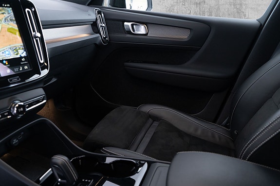 Volvo XC40 16 of 30
