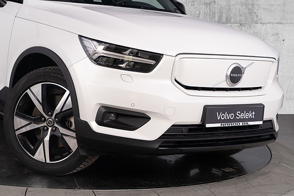 Volvo XC40 3 of 30