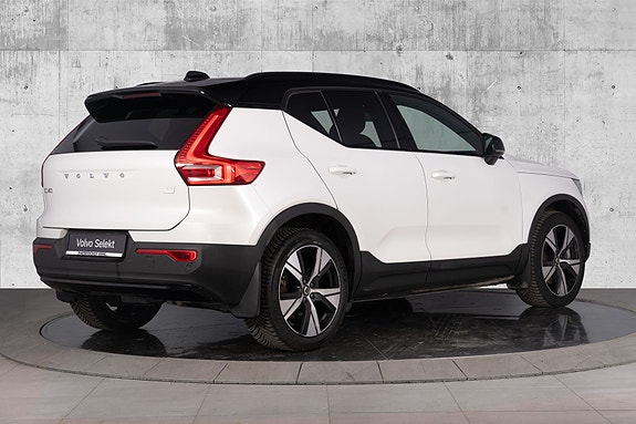 Volvo XC40 12 of 30