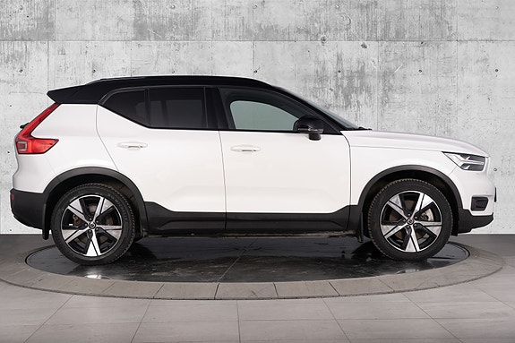 Volvo XC40 14 of 30