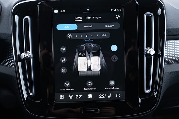 Volvo XC40 25 of 30