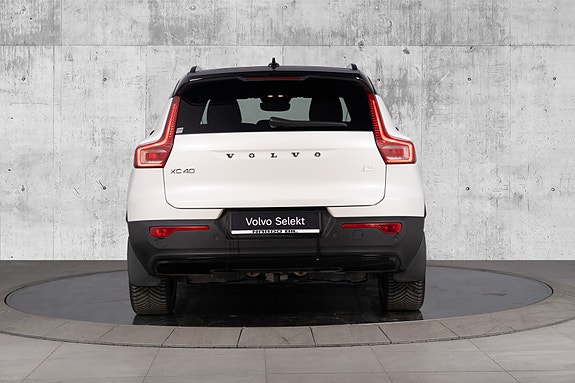 Volvo XC40 11 of 30