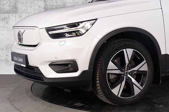 Volvo XC40 7 of 30