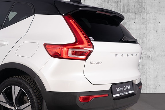 Volvo XC40 10 of 30