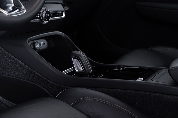 Volvo XC40 13 of 30