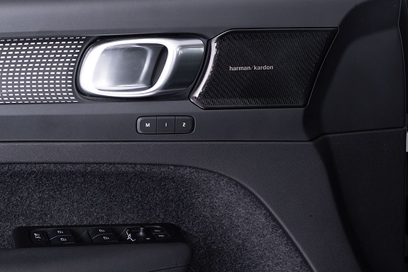 Volvo XC40 19 of 30
