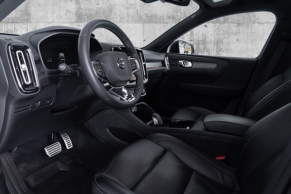 Volvo XC40 11 of 30