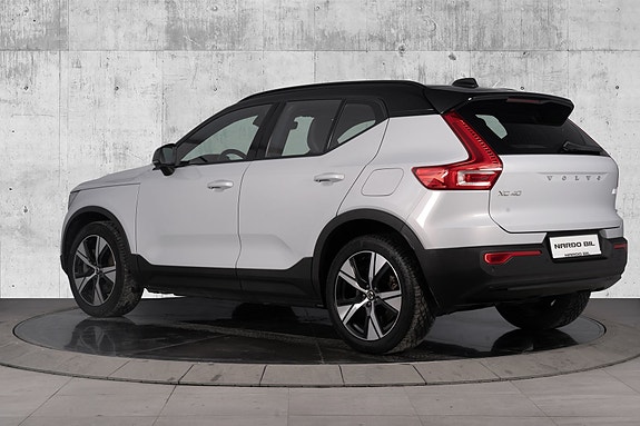 Volvo XC40 7 of 30