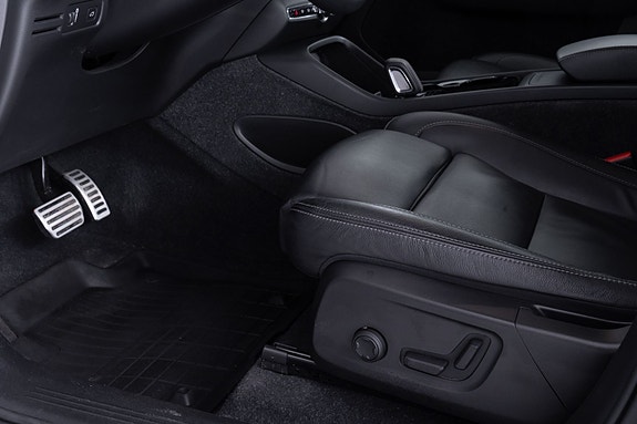 Volvo XC40 15 of 30