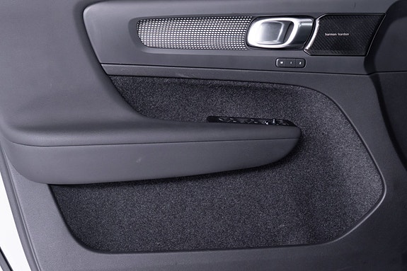 Volvo XC40 18 of 30