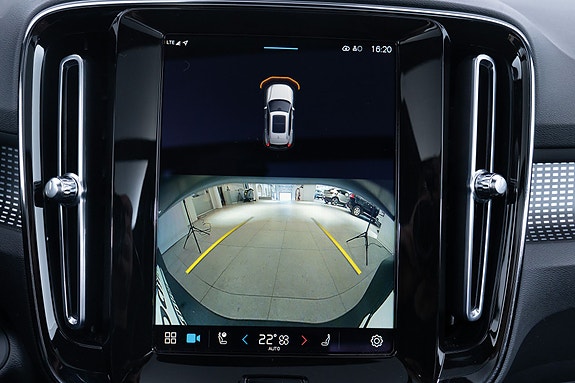 Volvo XC40 28 of 30