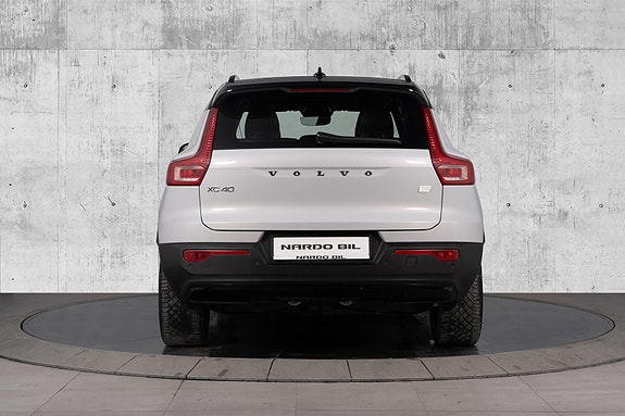 Volvo XC40 8 of 30
