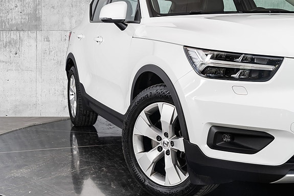 Volvo XC40 3 of 30