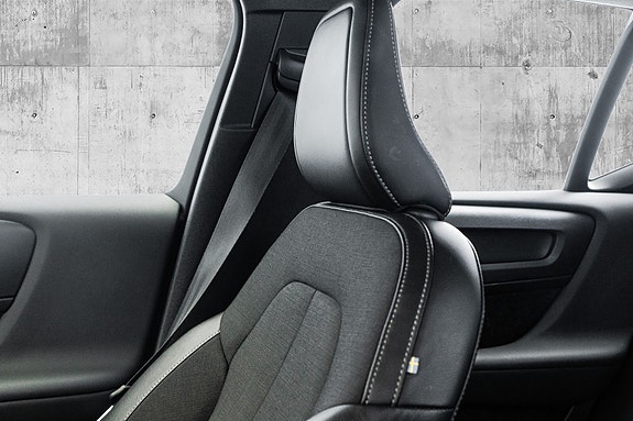 Volvo XC40 19 of 30