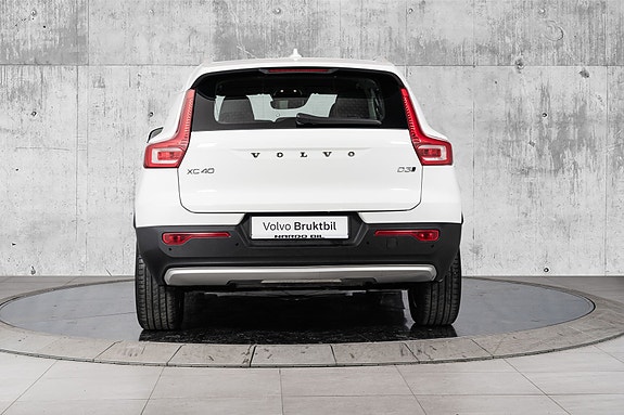 Volvo XC40 10 of 30